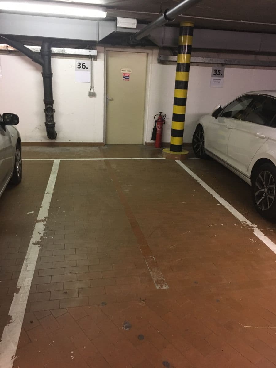 Prenájom garáže 8 m², Uruguayská, Praha, Praha Prenájom garáže 8 m², Uruguayská, Praha, Praha