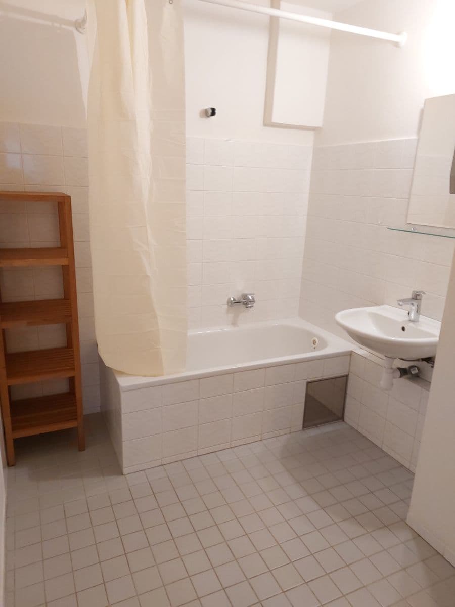 Prenájom bytu 2-izbový 75 m², K Závěrce, Praha, Praha Prenájom bytu 2-izbový 75 m², K Závěrce, Praha, Praha