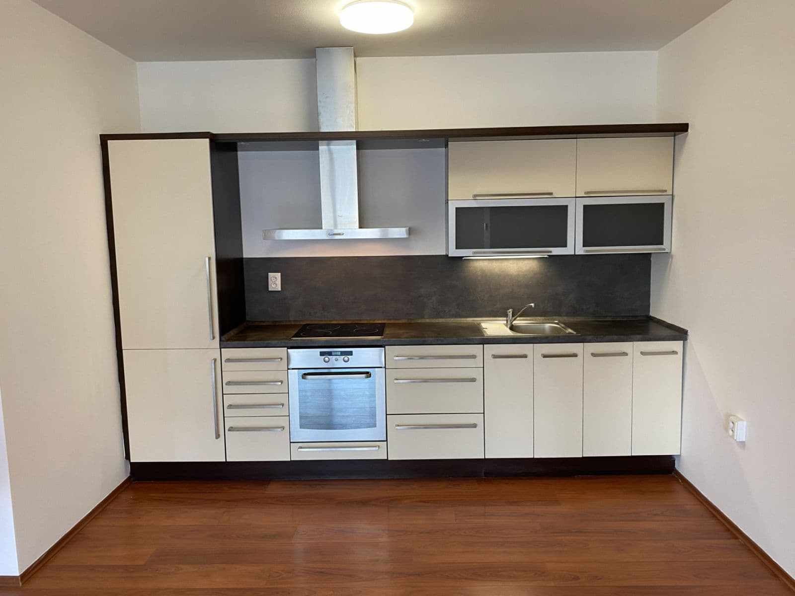 Prenájom bytu 2-izbový 67 m², Na Tabulovém vrchu, Olomouc, Olomoucký kraj Prenájom bytu 2-izbový 67 m², Na Tabulovém vrchu, Olomouc, Olomoucký kraj