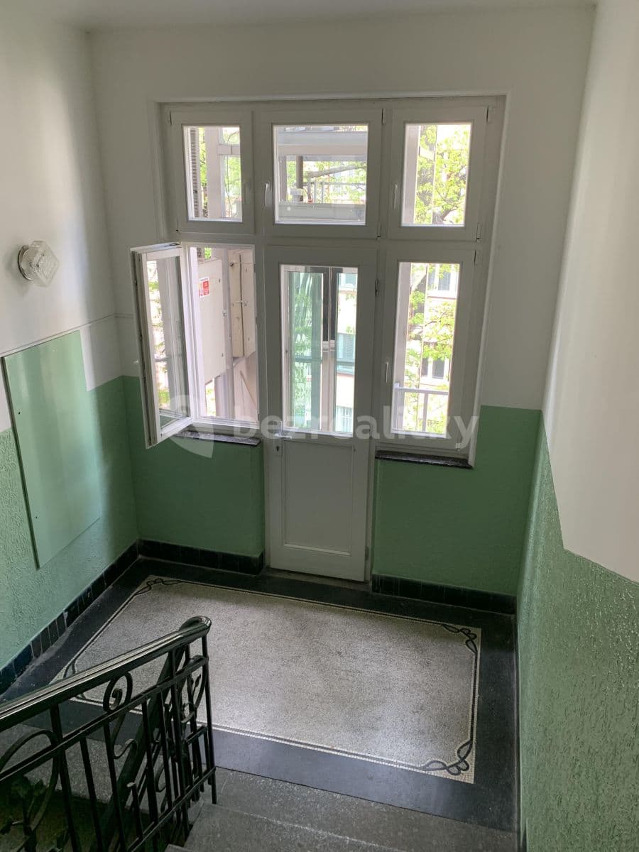 Prenájom bytu Garsoniéra 35 m², U Havlíčkových sadů, Praha, Praha Prenájom bytu Garsoniéra 35 m², U Havlíčkových sadů, Praha, Praha
