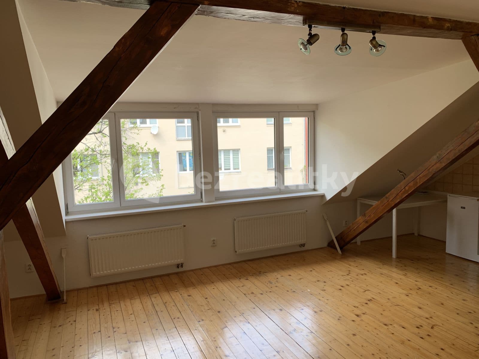 Prenájom bytu Garsoniéra 35 m², U Havlíčkových sadů, Praha, Praha Prenájom bytu Garsoniéra 35 m², U Havlíčkových sadů, Praha, Praha