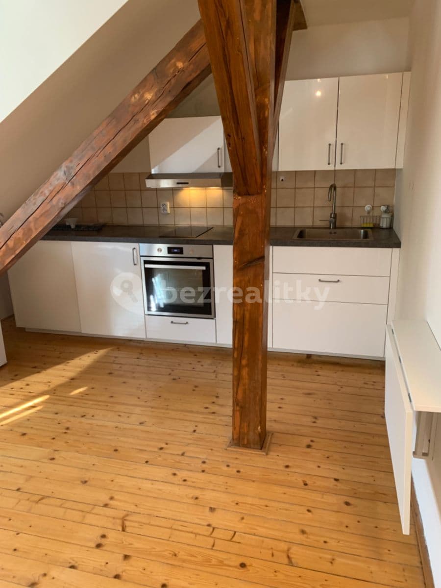 Prenájom bytu Garsoniéra 35 m², U Havlíčkových sadů, Praha, Praha Prenájom bytu Garsoniéra 35 m², U Havlíčkových sadů, Praha, Praha