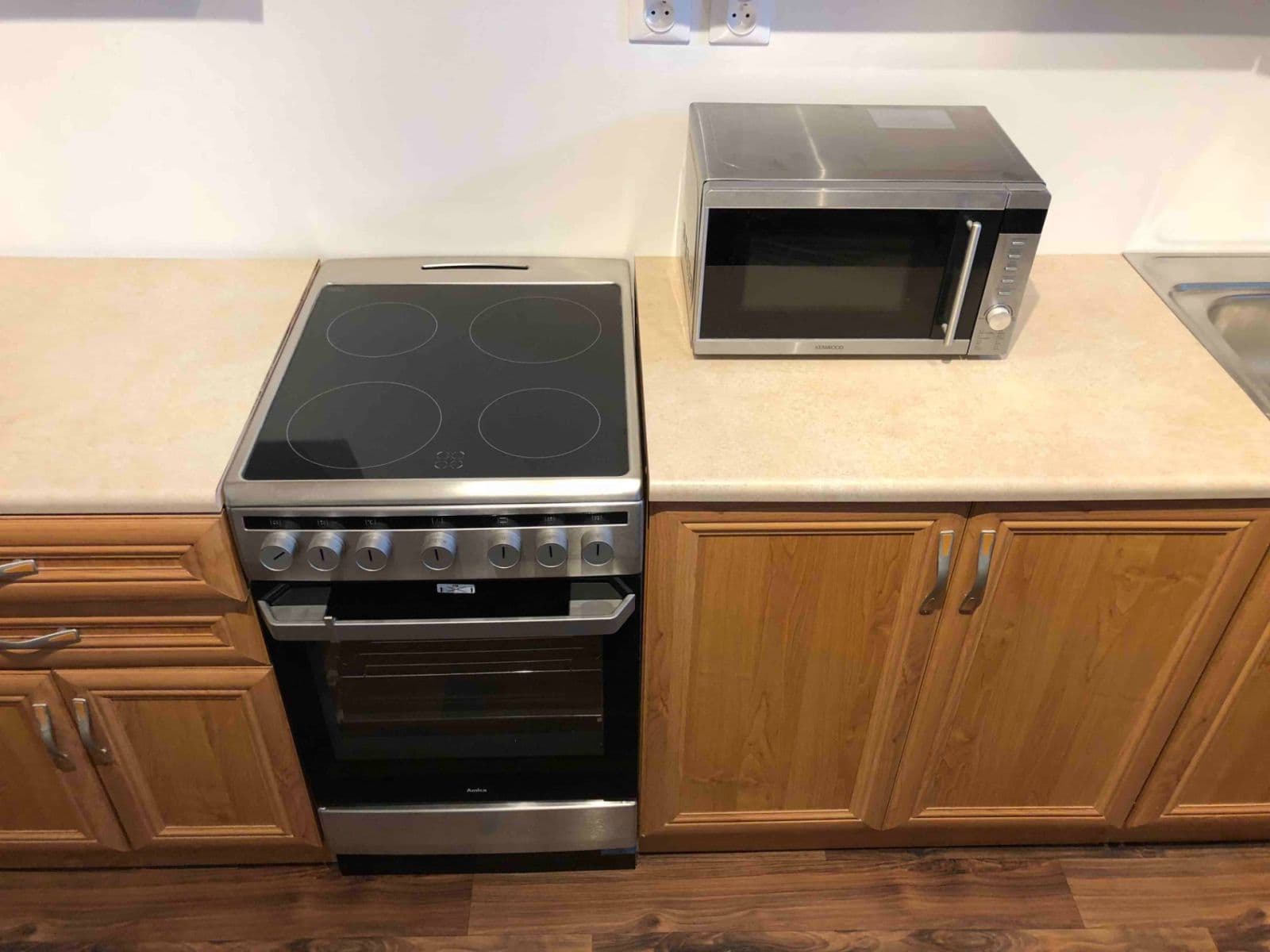 Prenájom bytu 2-izbový 37 m², Vehlovická, Praha, Praha Prenájom bytu 2-izbový 37 m², Vehlovická, Praha, Praha