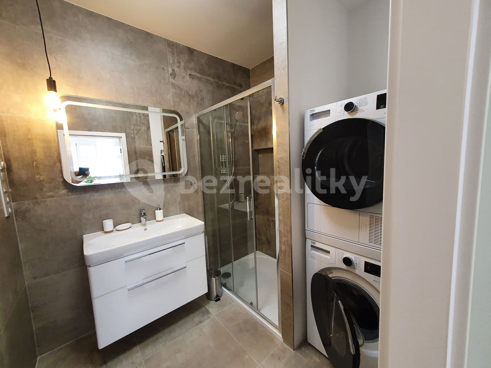 Prenájom bytu 2-izbový 62 m², Na Louži, Praha, Praha Prenájom bytu 2-izbový 62 m², Na Louži, Praha, Praha