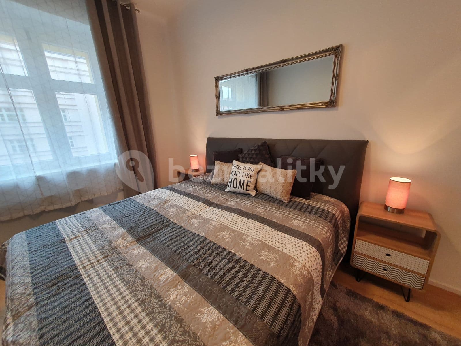 Prenájom bytu 2-izbový 62 m², Na Louži, Praha, Praha Prenájom bytu 2-izbový 62 m², Na Louži, Praha, Praha