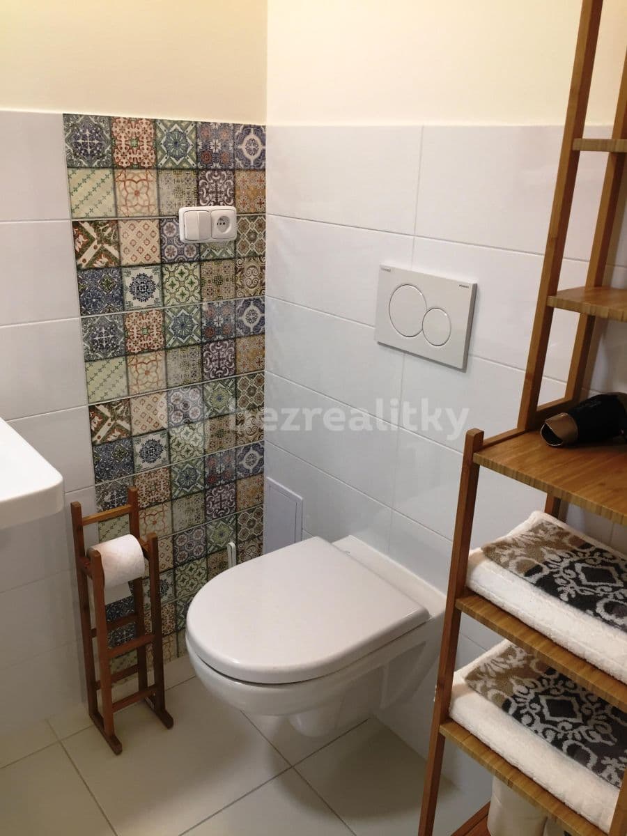 Prenájom bytu 1-izbový 32 m², Dukelských hrdinů, Praha, Praha Prenájom bytu 1-izbový 32 m², Dukelských hrdinů, Praha, Praha