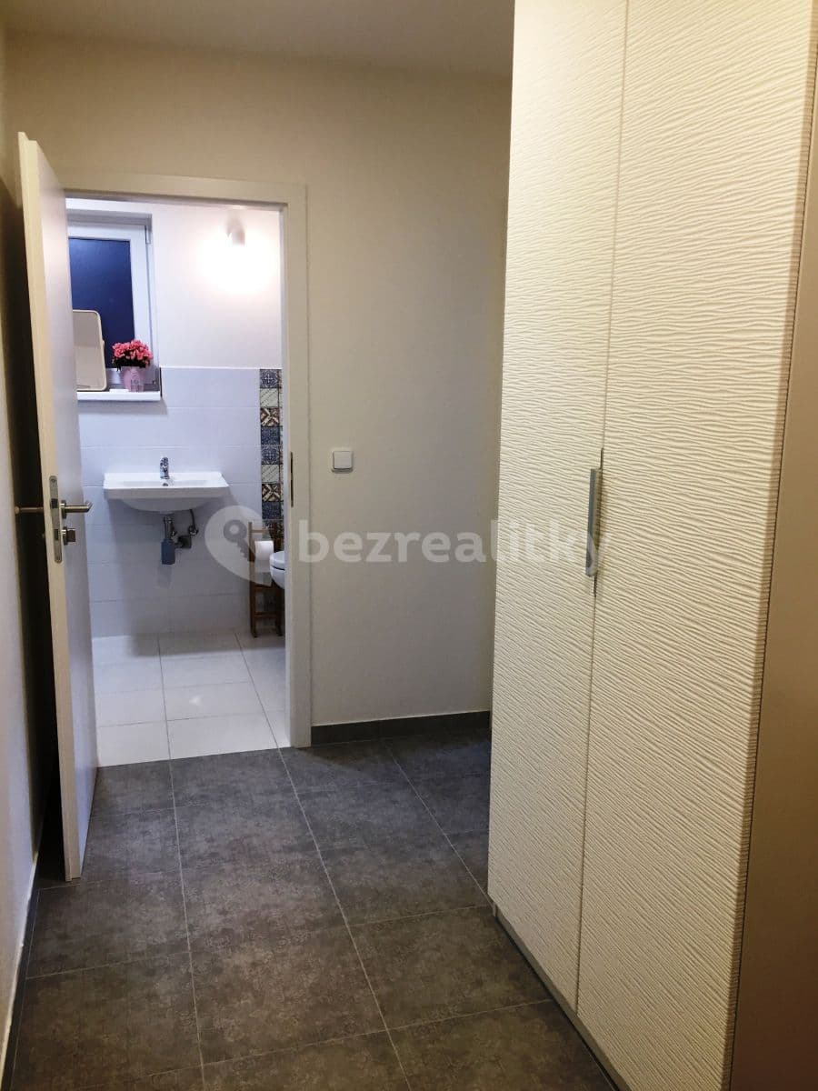 Prenájom bytu 1-izbový 32 m², Dukelských hrdinů, Praha, Praha Prenájom bytu 1-izbový 32 m², Dukelských hrdinů, Praha, Praha
