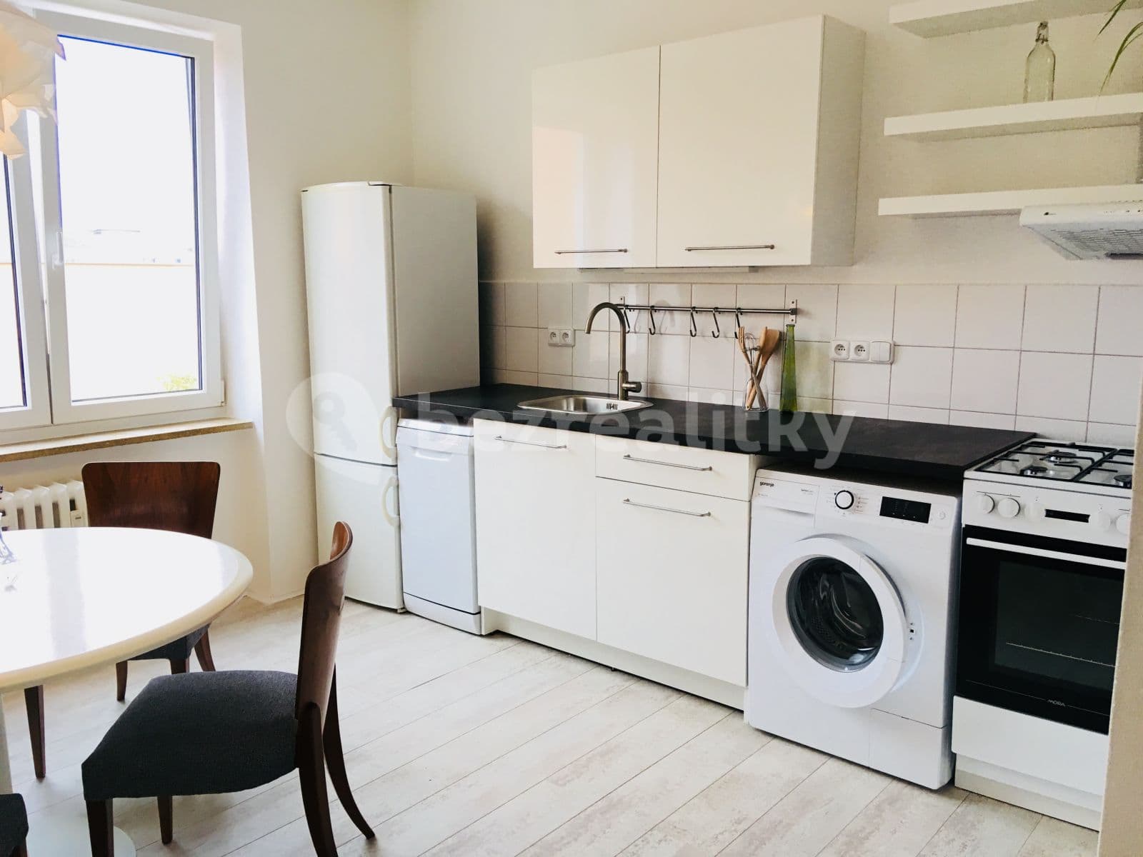 Prenájom bytu 2-izbový 66 m², Osvoboditelů, Zlín, Zlínský kraj Prenájom bytu 2-izbový 66 m², Osvoboditelů, Zlín, Zlínský kraj