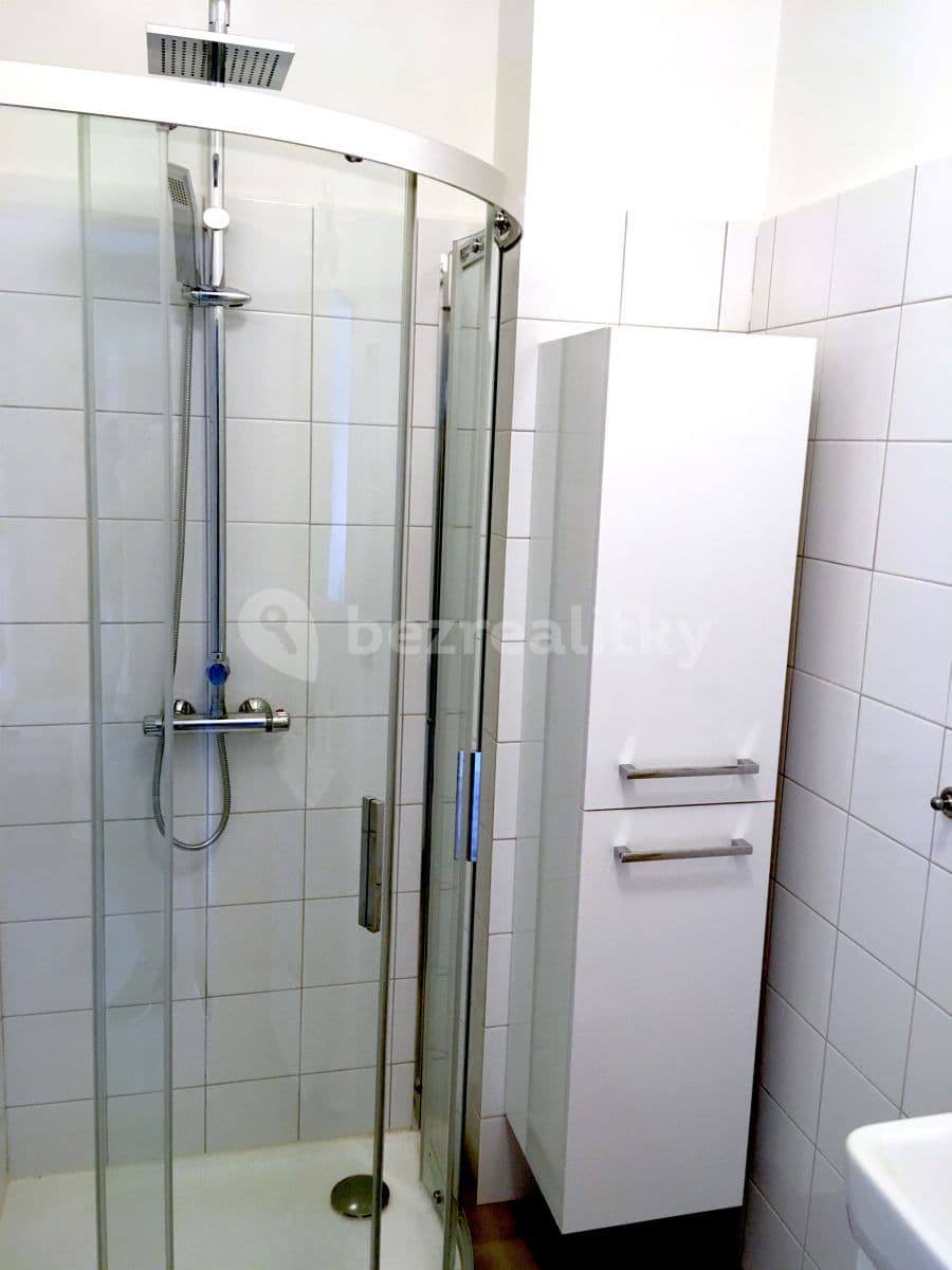 Prenájom bytu 2-izbový 66 m², Osvoboditelů, Zlín, Zlínský kraj Prenájom bytu 2-izbový 66 m², Osvoboditelů, Zlín, Zlínský kraj