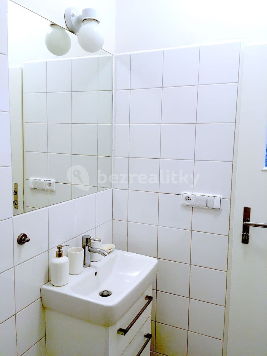 Prenájom bytu 2-izbový 66 m², Osvoboditelů, Zlín, Zlínský kraj Prenájom bytu 2-izbový 66 m², Osvoboditelů, Zlín, Zlínský kraj