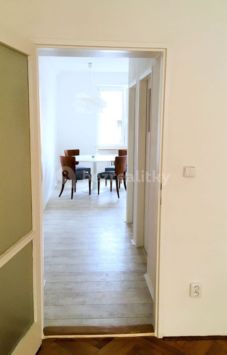 Prenájom bytu 2-izbový 66 m², Osvoboditelů, Zlín, Zlínský kraj Prenájom bytu 2-izbový 66 m², Osvoboditelů, Zlín, Zlínský kraj