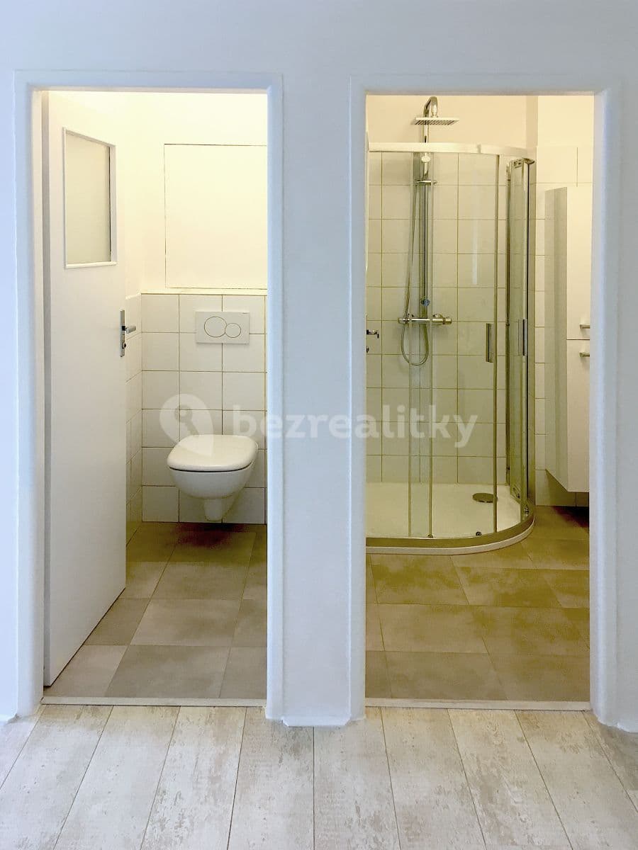 Prenájom bytu 2-izbový 66 m², Osvoboditelů, Zlín, Zlínský kraj Prenájom bytu 2-izbový 66 m², Osvoboditelů, Zlín, Zlínský kraj