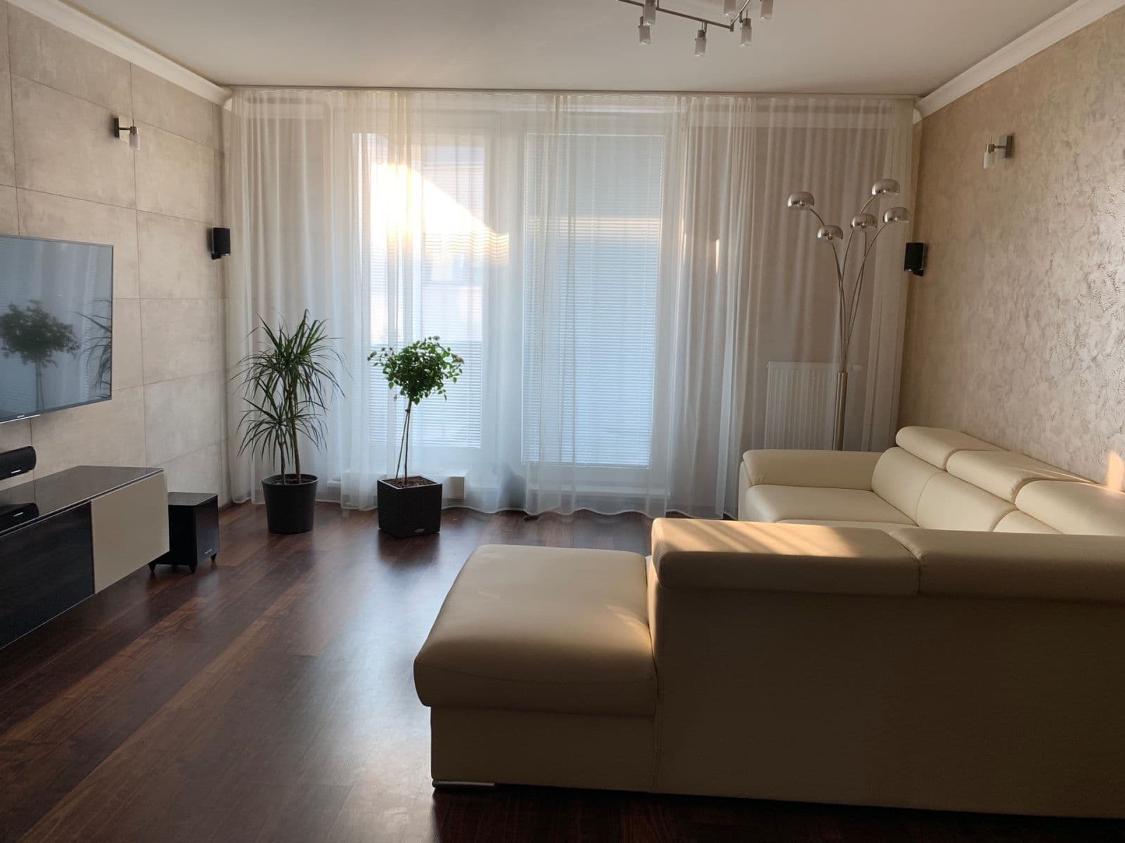 Prenájom bytu 3-izbový 86 m², Olgy Havlové, Praha, Praha Prenájom bytu 3-izbový 86 m², Olgy Havlové, Praha, Praha