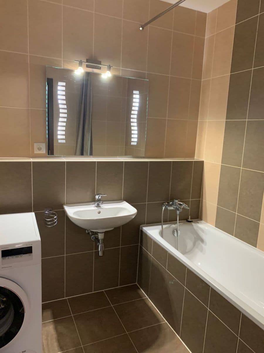 Prenájom bytu 3-izbový 86 m², Olgy Havlové, Praha, Praha Prenájom bytu 3-izbový 86 m², Olgy Havlové, Praha, Praha