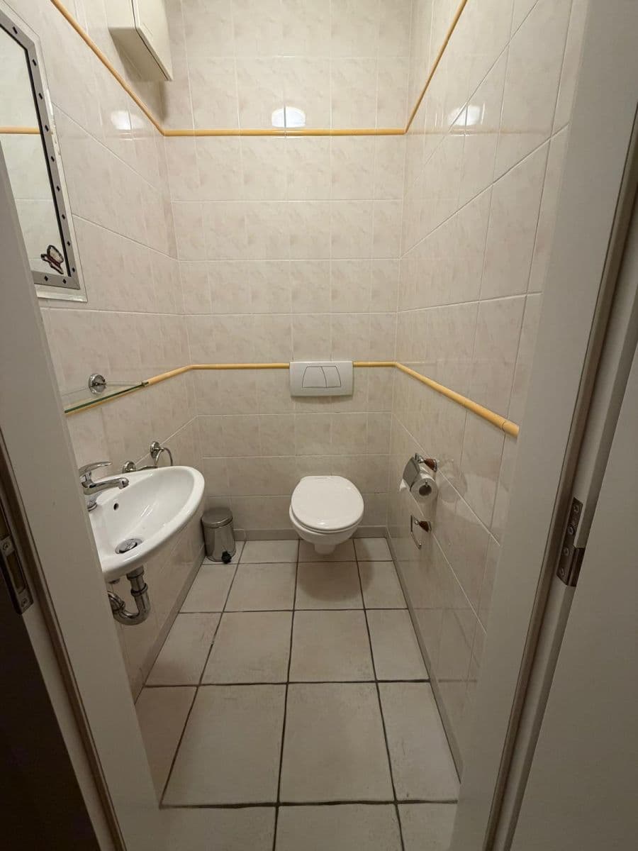 Prenájom bytu 1-izbový 30 m², Konojedská, Praha, Praha Prenájom bytu 1-izbový 30 m², Konojedská, Praha, Praha