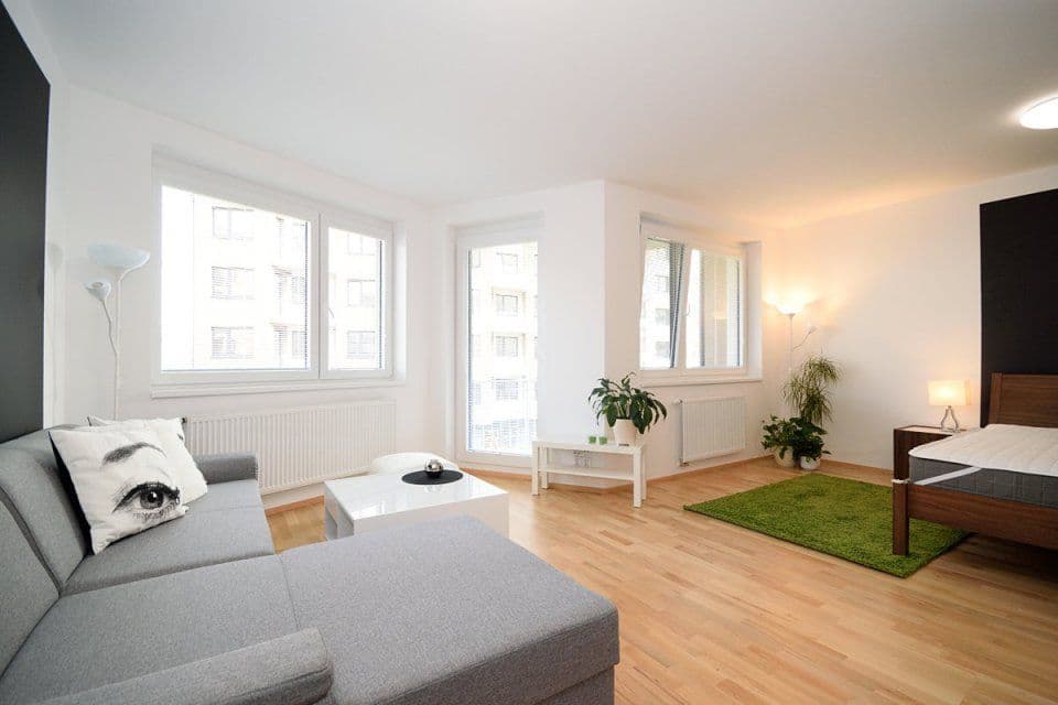 Prenájom bytu 2-izbový 55 m², Makedonská, Praha, Praha Prenájom bytu 2-izbový 55 m², Makedonská, Praha, Praha