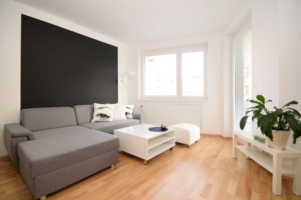 Prenájom bytu 2-izbový 55 m², Makedonská, Praha, Praha Prenájom bytu 2-izbový 55 m², Makedonská, Praha, Praha