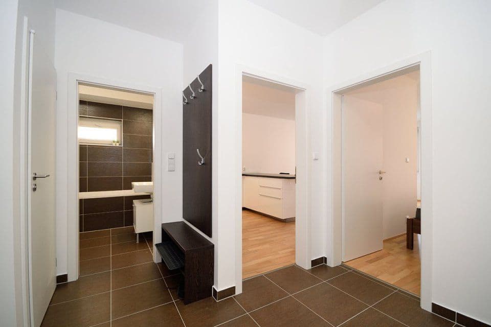 Prenájom bytu 2-izbový 55 m², Makedonská, Praha, Praha Prenájom bytu 2-izbový 55 m², Makedonská, Praha, Praha