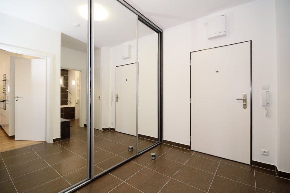 Prenájom bytu 2-izbový 55 m², Makedonská, Praha, Praha Prenájom bytu 2-izbový 55 m², Makedonská, Praha, Praha