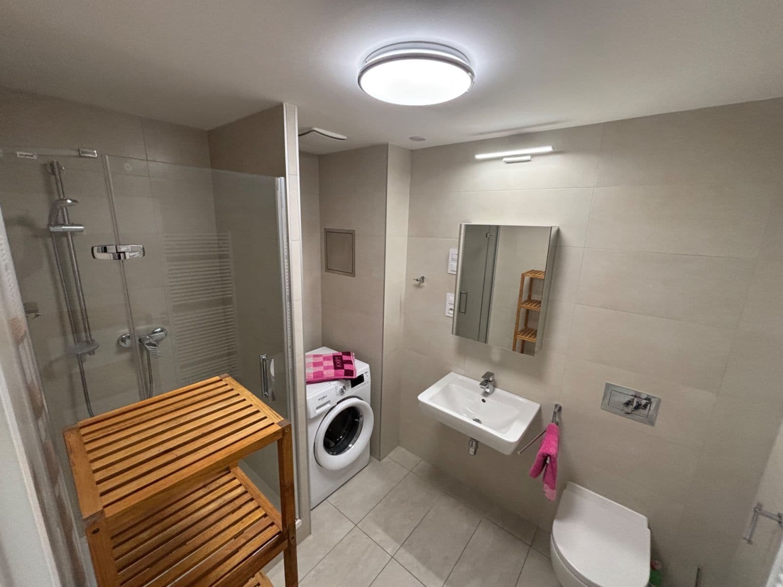 Prenájom bytu 2-izbový 70 m², Zvěřinova, Praha, Praha Prenájom bytu 2-izbový 70 m², Zvěřinova, Praha, Praha