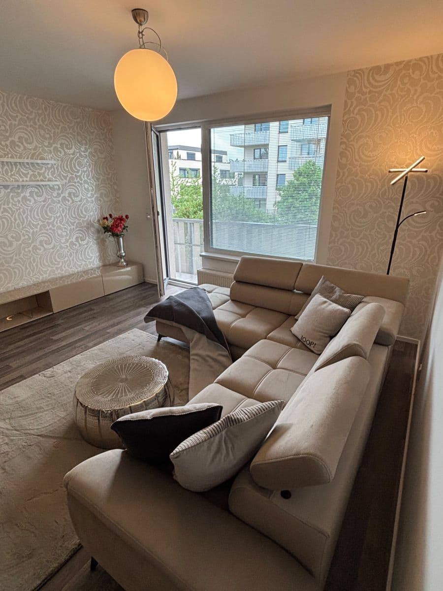 Prenájom bytu 2-izbový 70 m², Zvěřinova, Praha, Praha Prenájom bytu 2-izbový 70 m², Zvěřinova, Praha, Praha