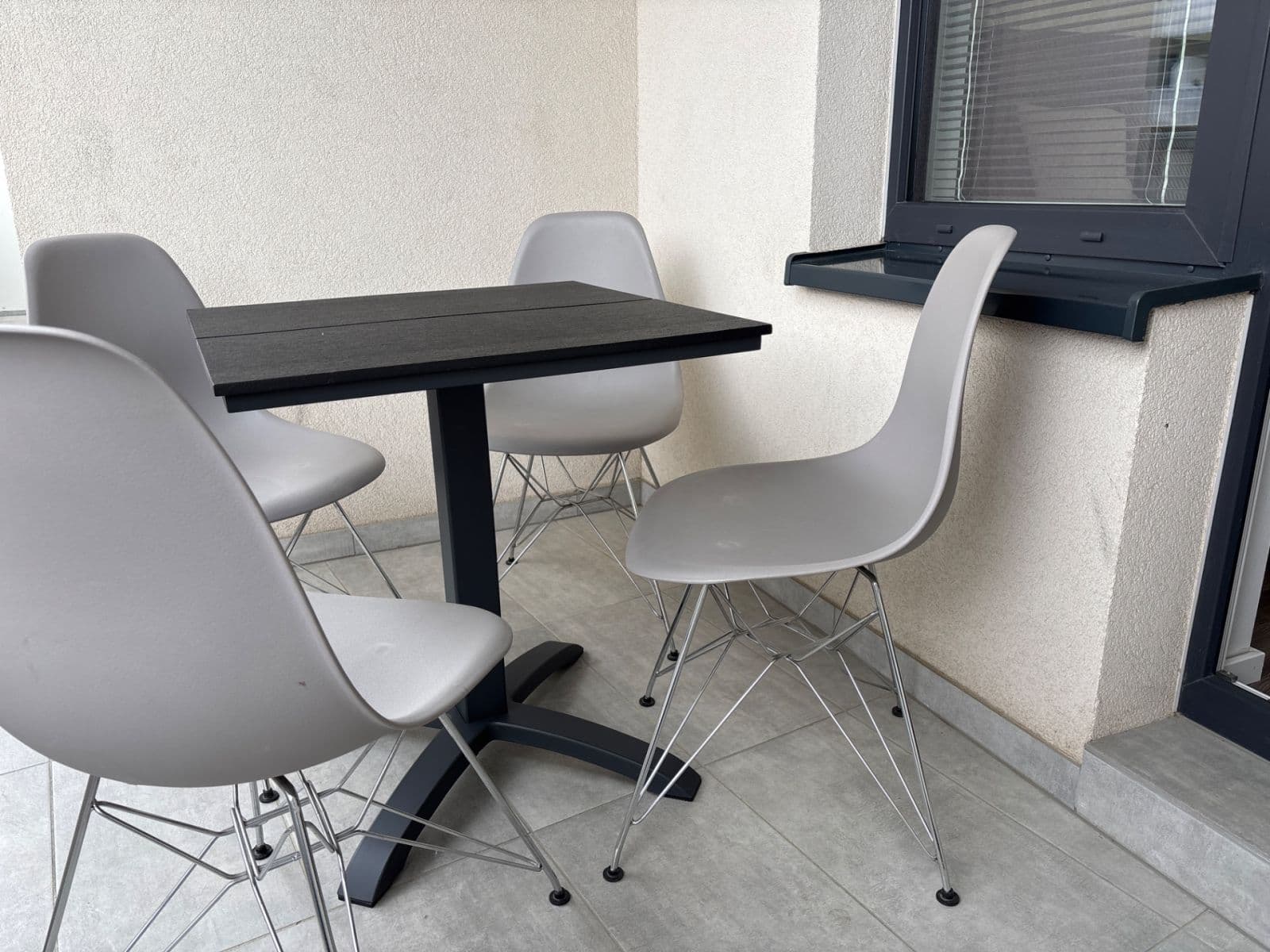 Prenájom bytu 2-izbový 70 m², Zvěřinova, Praha, Praha Prenájom bytu 2-izbový 70 m², Zvěřinova, Praha, Praha