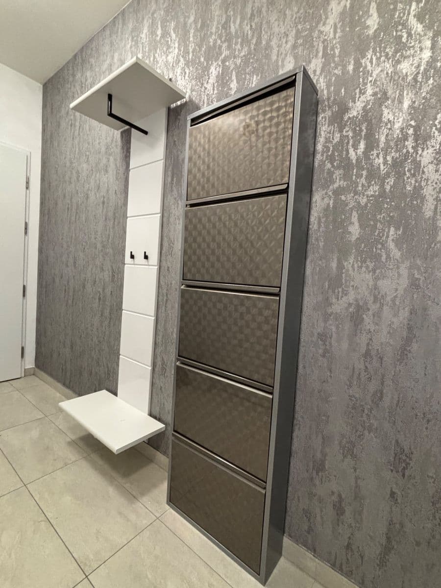 Prenájom bytu 2-izbový 70 m², Zvěřinova, Praha, Praha Prenájom bytu 2-izbový 70 m², Zvěřinova, Praha, Praha