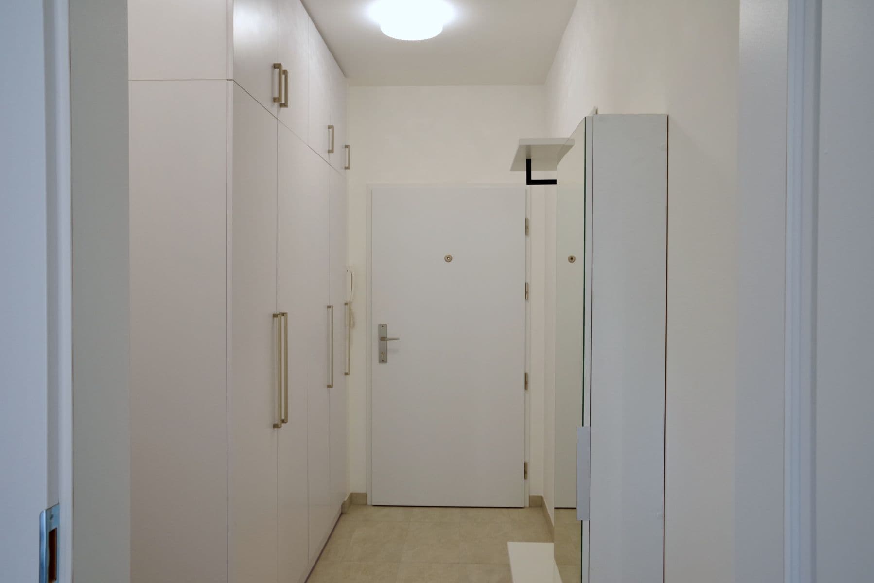 Prenájom bytu 2-izbový 70 m², Zvěřinova, Praha, Praha Prenájom bytu 2-izbový 70 m², Zvěřinova, Praha, Praha