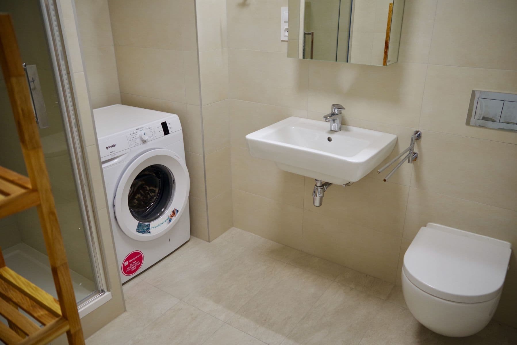 Prenájom bytu 2-izbový 70 m², Zvěřinova, Praha, Praha Prenájom bytu 2-izbový 70 m², Zvěřinova, Praha, Praha
