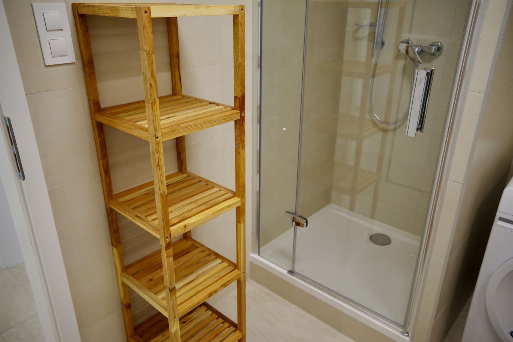 Prenájom bytu 2-izbový 70 m², Zvěřinova, Praha, Praha Prenájom bytu 2-izbový 70 m², Zvěřinova, Praha, Praha