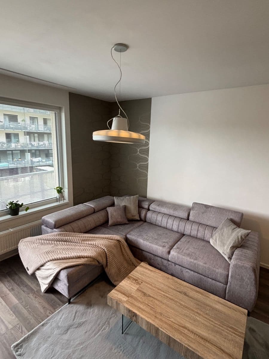 Prenájom bytu 2-izbový 70 m², Zvěřinova, Praha, Praha Prenájom bytu 2-izbový 70 m², Zvěřinova, Praha, Praha