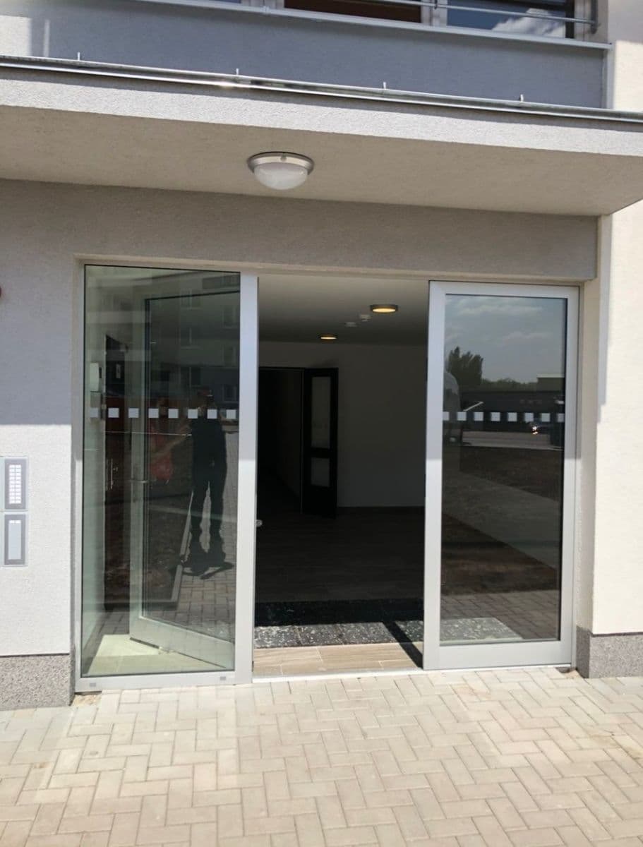 Prenájom bytu 2-izbový 58 m², Hlučkova, Praha, Praha Prenájom bytu 2-izbový 58 m², Hlučkova, Praha, Praha