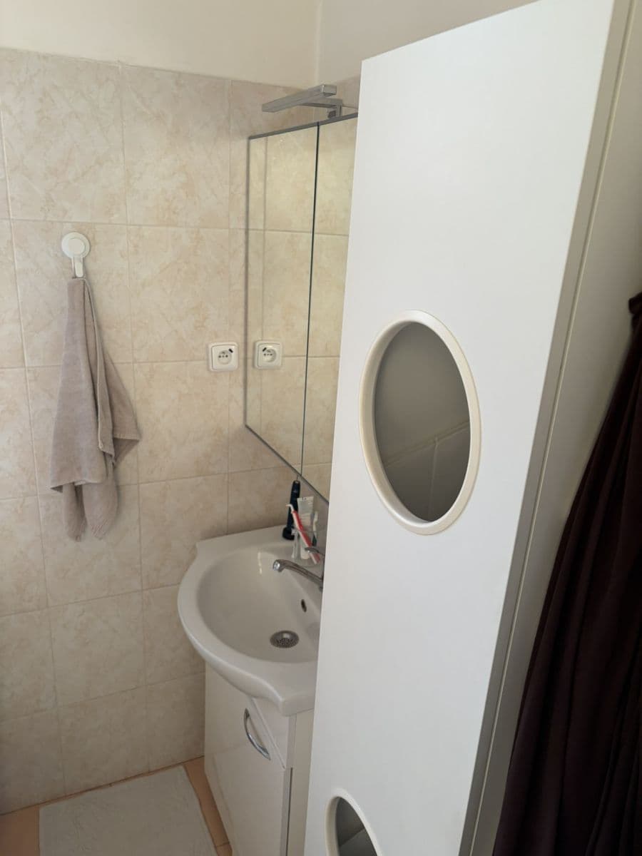 Prenájom bytu 3-izbový 75 m², Kochanova, Praha, Praha Prenájom bytu 3-izbový 75 m², Kochanova, Praha, Praha