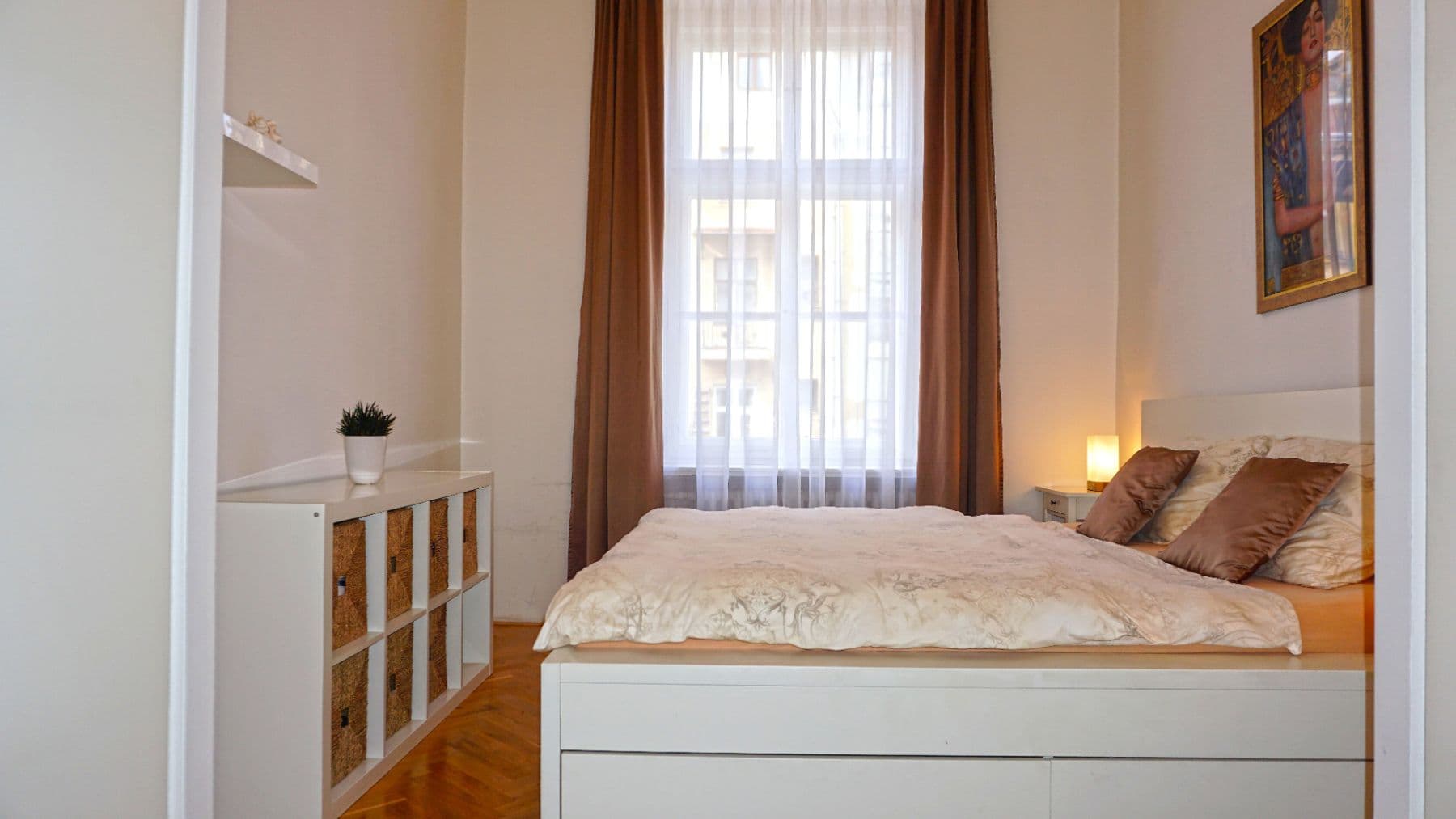 Prenájom bytu 2-izbový 107 m², Janáčkovo nábřeží, Praha, Praha Prenájom bytu 2-izbový 107 m², Janáčkovo nábřeží, Praha, Praha