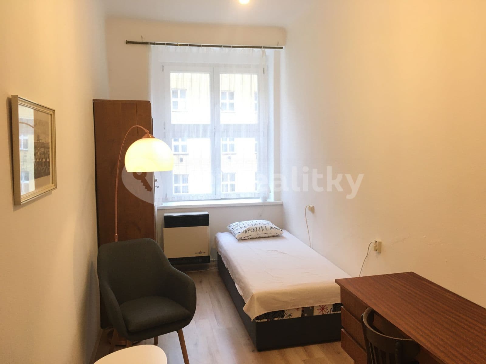 Prenájom bytu 5-izbový 12 m², Schnirchova, Praha, Praha Prenájom bytu 5-izbový 12 m², Schnirchova, Praha, Praha