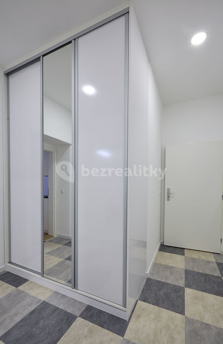 Prenájom bytu 1-izbový 35 m², Schnirchova, Praha, Praha Prenájom bytu 1-izbový 35 m², Schnirchova, Praha, Praha