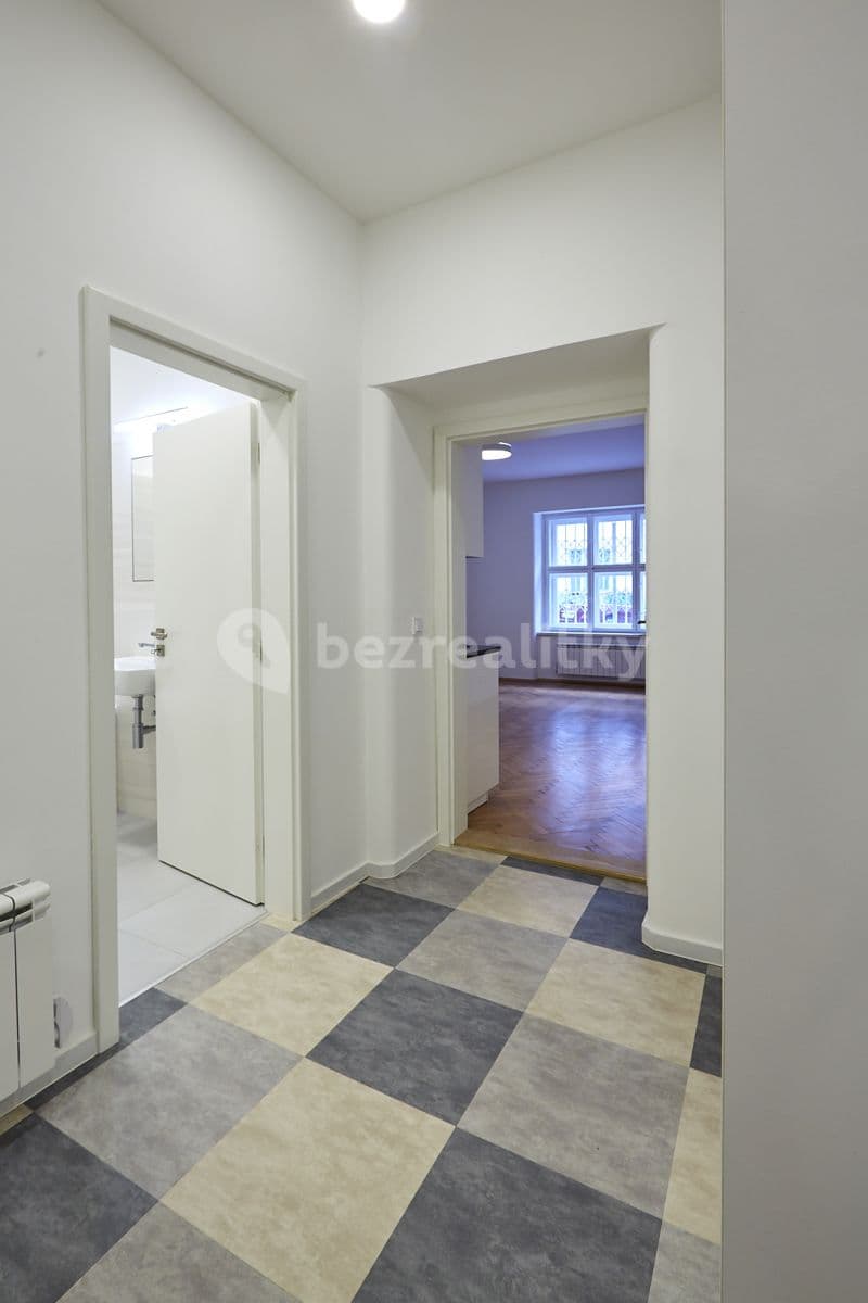 Prenájom bytu 1-izbový 35 m², Schnirchova, Praha, Praha Prenájom bytu 1-izbový 35 m², Schnirchova, Praha, Praha
