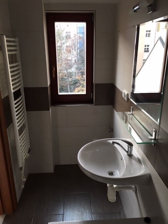 Prenájom bytu 3-izbový 78 m², Bořivojova, Praha, Praha Prenájom bytu 3-izbový 78 m², Bořivojova, Praha, Praha