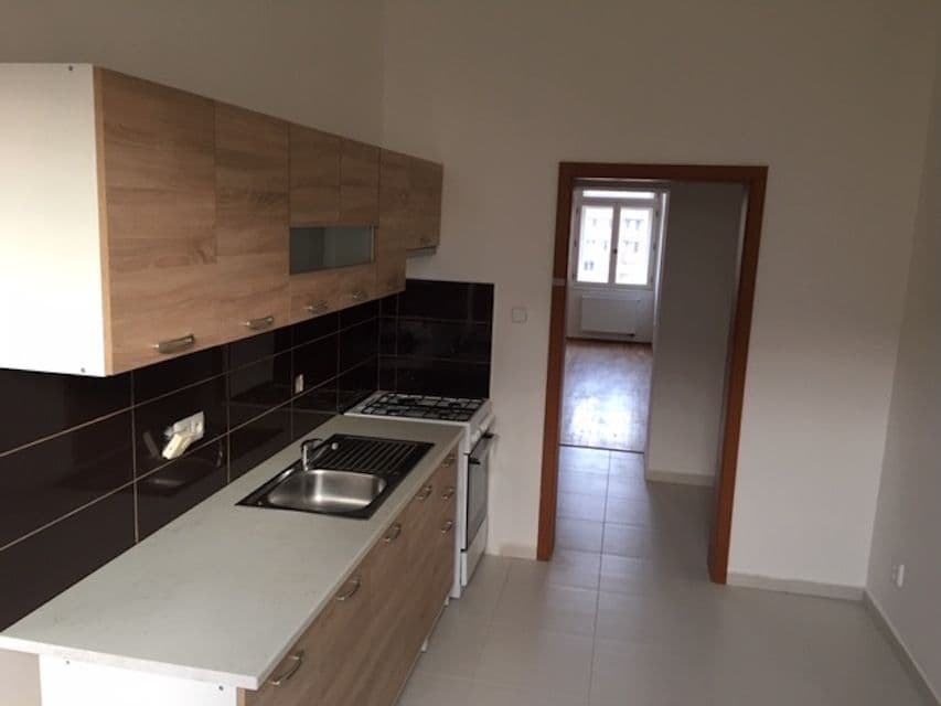 Prenájom bytu 3-izbový 78 m², Bořivojova, Praha, Praha Prenájom bytu 3-izbový 78 m², Bořivojova, Praha, Praha