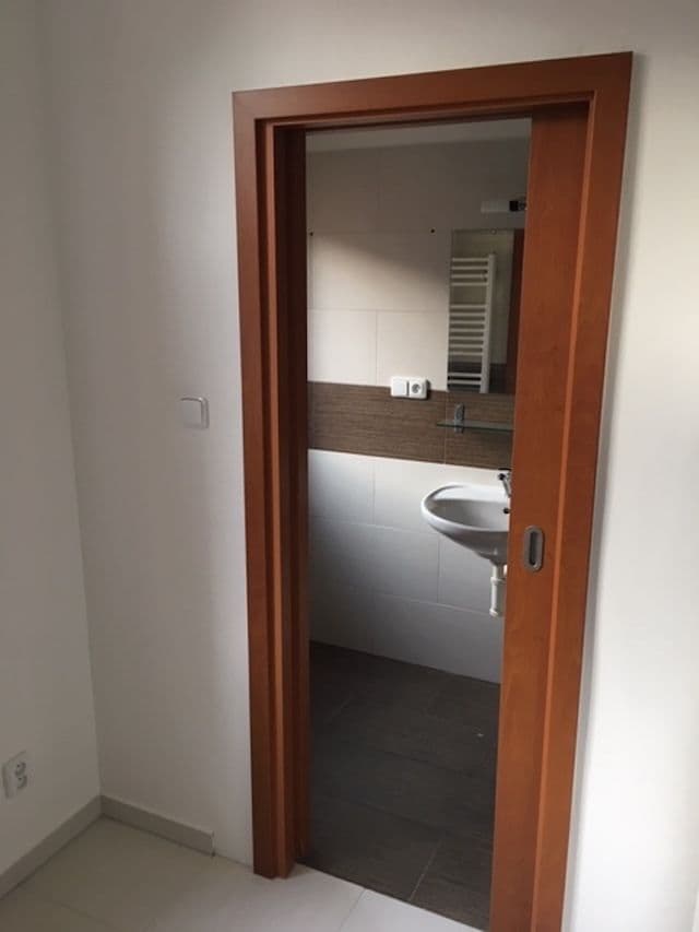Prenájom bytu 3-izbový 78 m², Bořivojova, Praha, Praha Prenájom bytu 3-izbový 78 m², Bořivojova, Praha, Praha