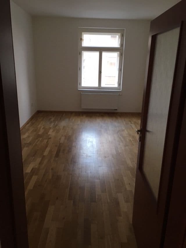 Prenájom bytu 3-izbový 78 m², Bořivojova, Praha, Praha Prenájom bytu 3-izbový 78 m², Bořivojova, Praha, Praha
