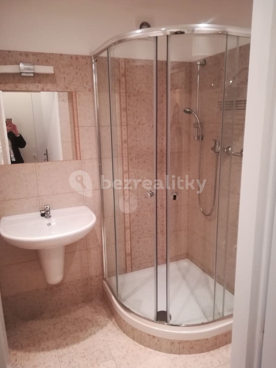 Prenájom bytu 2-izbový 75 m², Nádražní, Ostrava, Moravskoslezský kraj Prenájom bytu 2-izbový 75 m², Nádražní, Ostrava, Moravskoslezský kraj