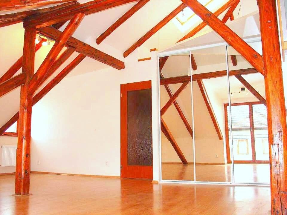 Prenájom bytu 3-izbový 90 m², Klapkova, Praha, Praha Prenájom bytu 3-izbový 90 m², Klapkova, Praha, Praha