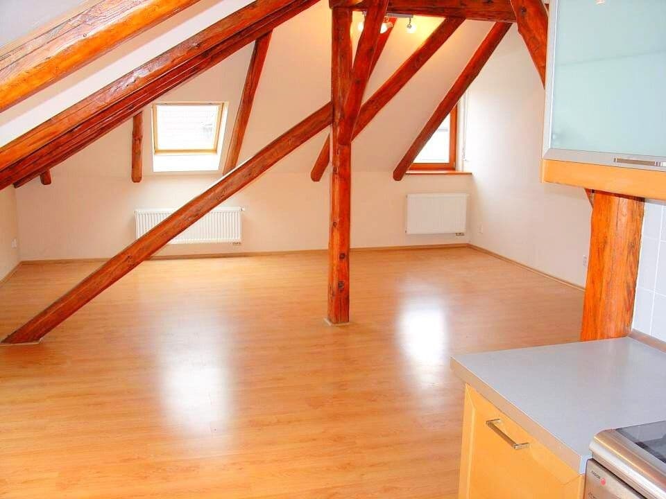 Prenájom bytu 3-izbový 90 m², Klapkova, Praha, Praha Prenájom bytu 3-izbový 90 m², Klapkova, Praha, Praha
