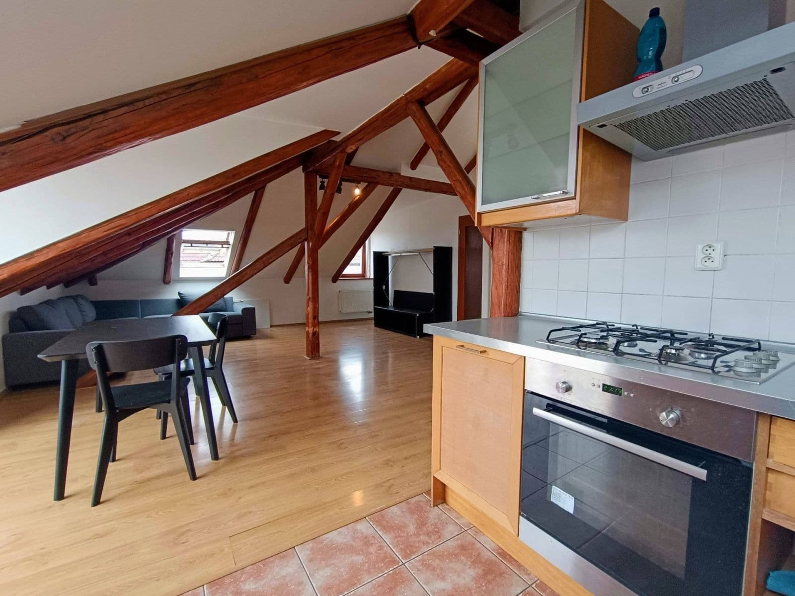 Prenájom bytu 3-izbový 90 m², Klapkova, Praha, Praha Prenájom bytu 3-izbový 90 m², Klapkova, Praha, Praha