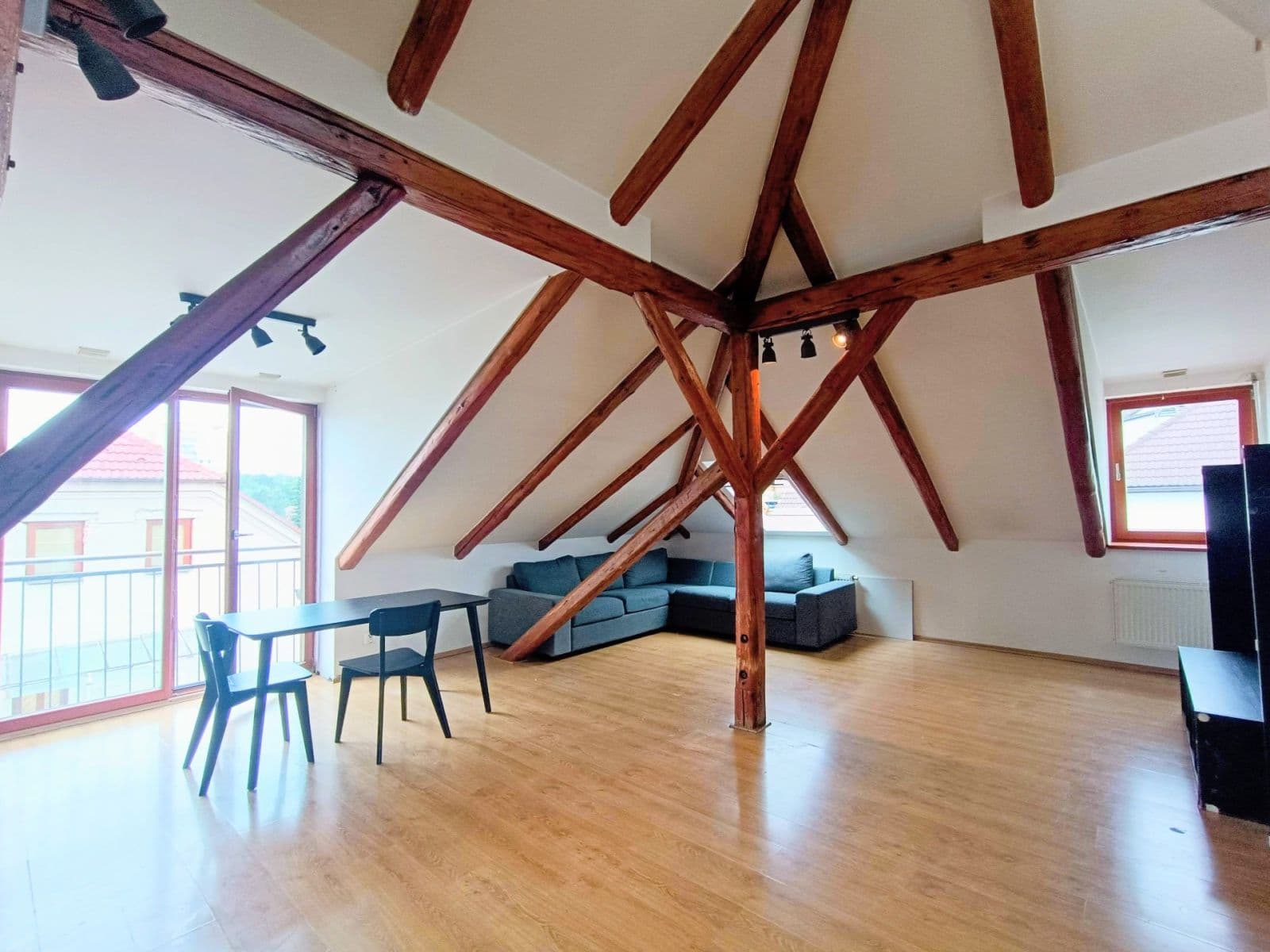 Prenájom bytu 3-izbový 90 m², Klapkova, Praha, Praha Prenájom bytu 3-izbový 90 m², Klapkova, Praha, Praha