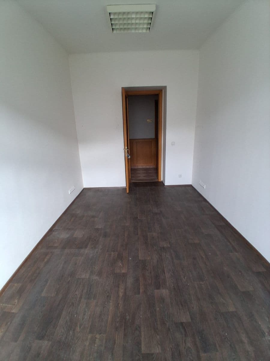 Prenájom kancelárie 15 m², Jeseniova, Praha, Praha Prenájom kancelárie 15 m², Jeseniova, Praha, Praha