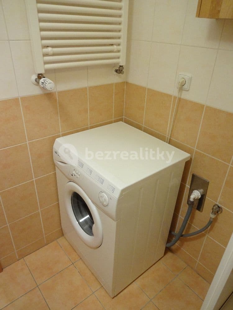 Prenájom bytu Garsoniéra 27 m², Jemnická, Praha, Praha Prenájom bytu Garsoniéra 27 m², Jemnická, Praha, Praha