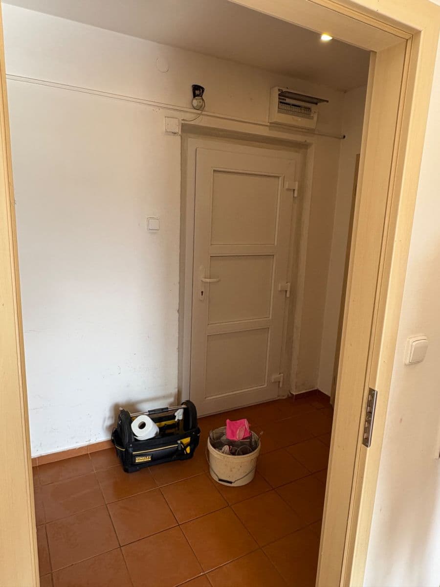 Prenájom bytu 1-izbový 55 m², Mezidomí, Ústí nad Labem, Ústecký kraj Prenájom bytu 1-izbový 55 m², Mezidomí, Ústí nad Labem, Ústecký kraj