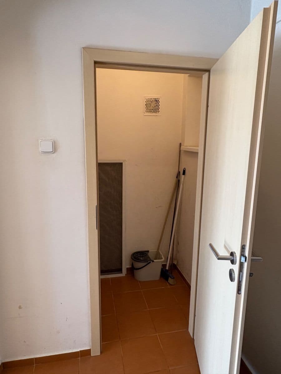 Prenájom bytu 1-izbový 55 m², Mezidomí, Ústí nad Labem, Ústecký kraj Prenájom bytu 1-izbový 55 m², Mezidomí, Ústí nad Labem, Ústecký kraj